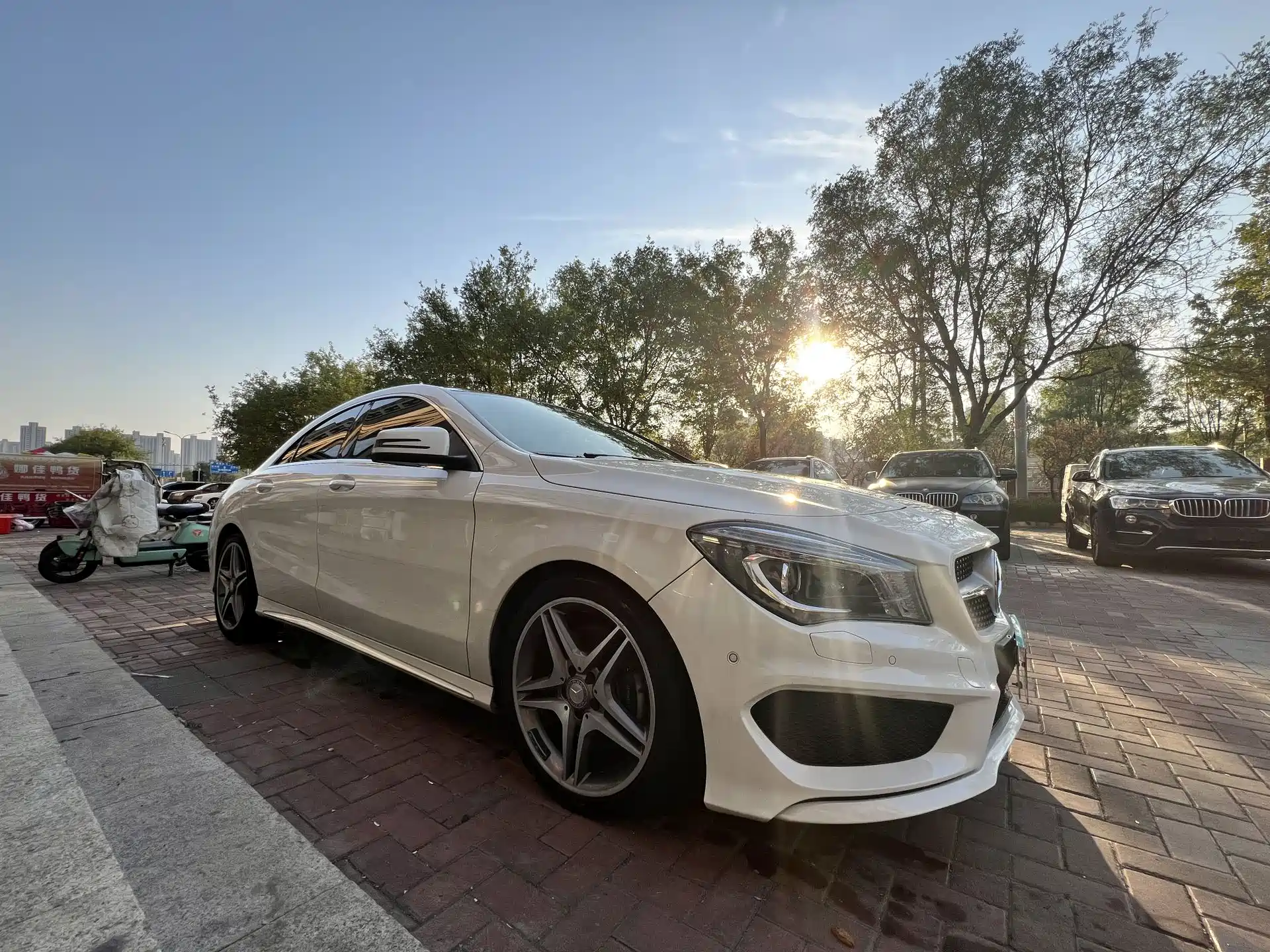 Photo 9 - Mercedes-Benz CLA (Import)
