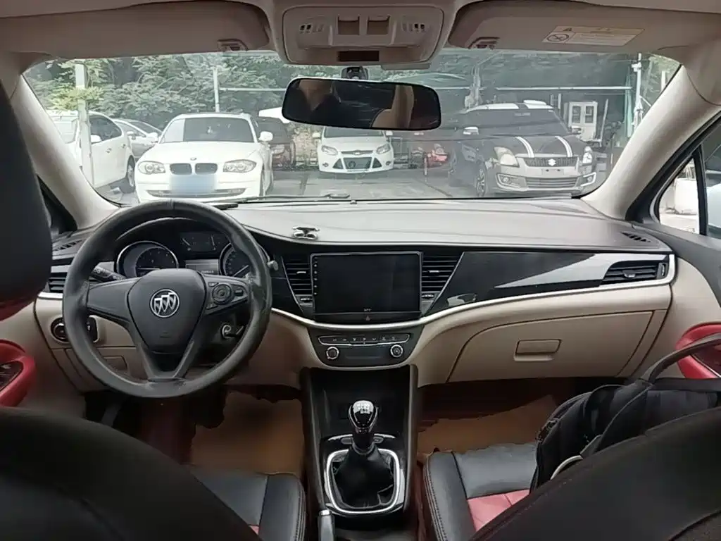 Фото 10 - Buick Verano