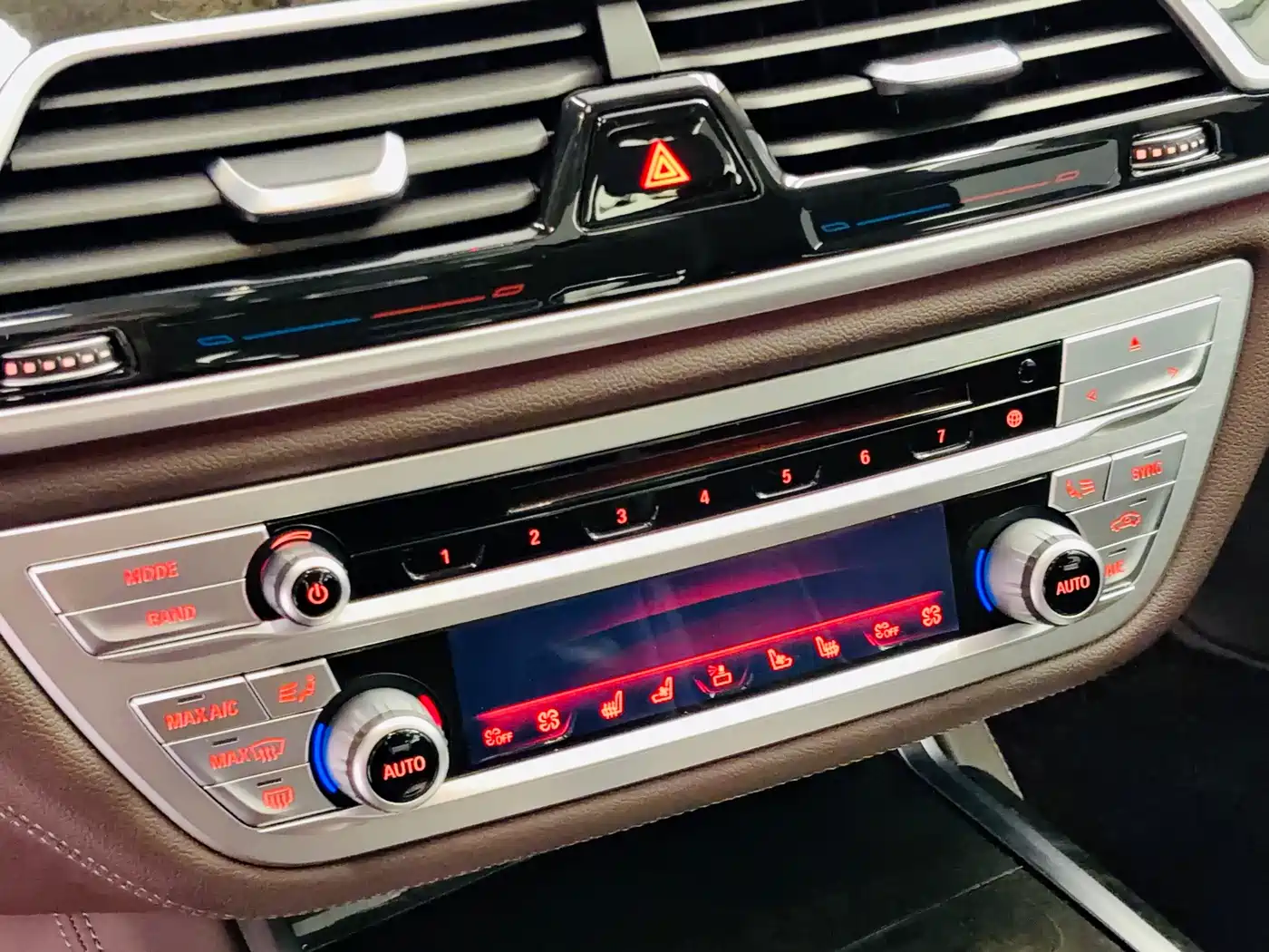 BMW 7 Series 2018 730Li Premium Type Excellence Package фото 15