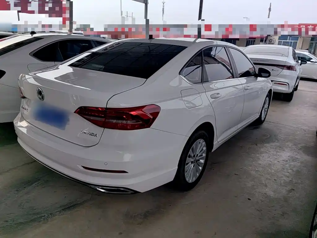 Фото 7 - Volkswagen Lavida