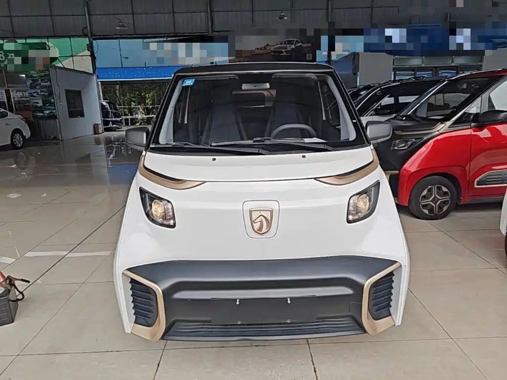 Фото 3 - Baojun E200