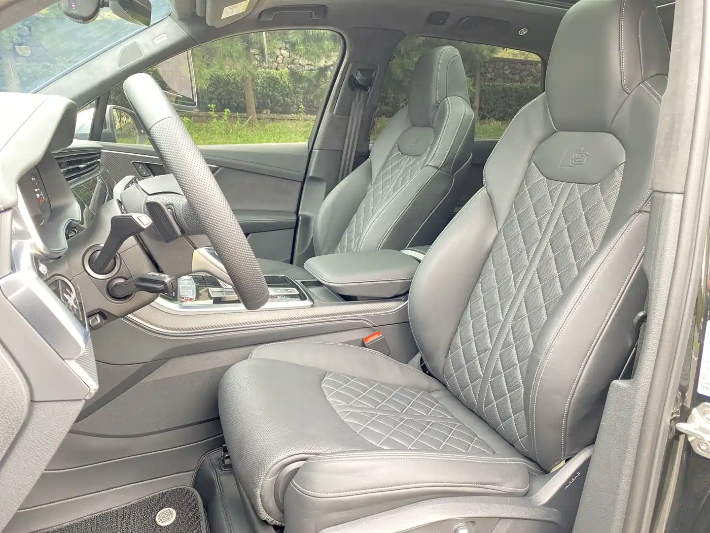 Audi SQ7 2024 4.0 TFSI фото 15