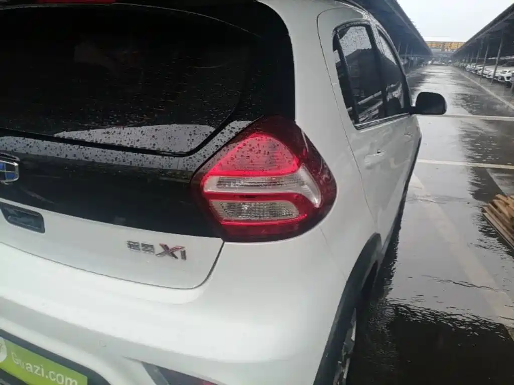 Geely Yuanjing X1 2017 2017 1.3L Auto Fun Edition