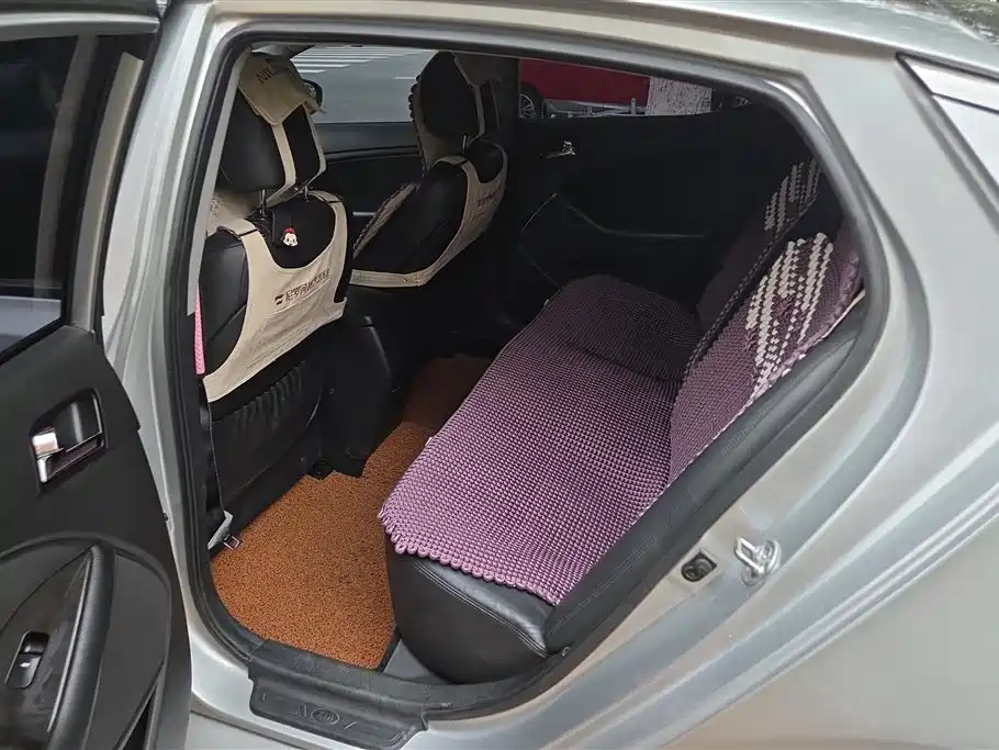 Kia K5 2011 2.0L Automatic DLX фото 11