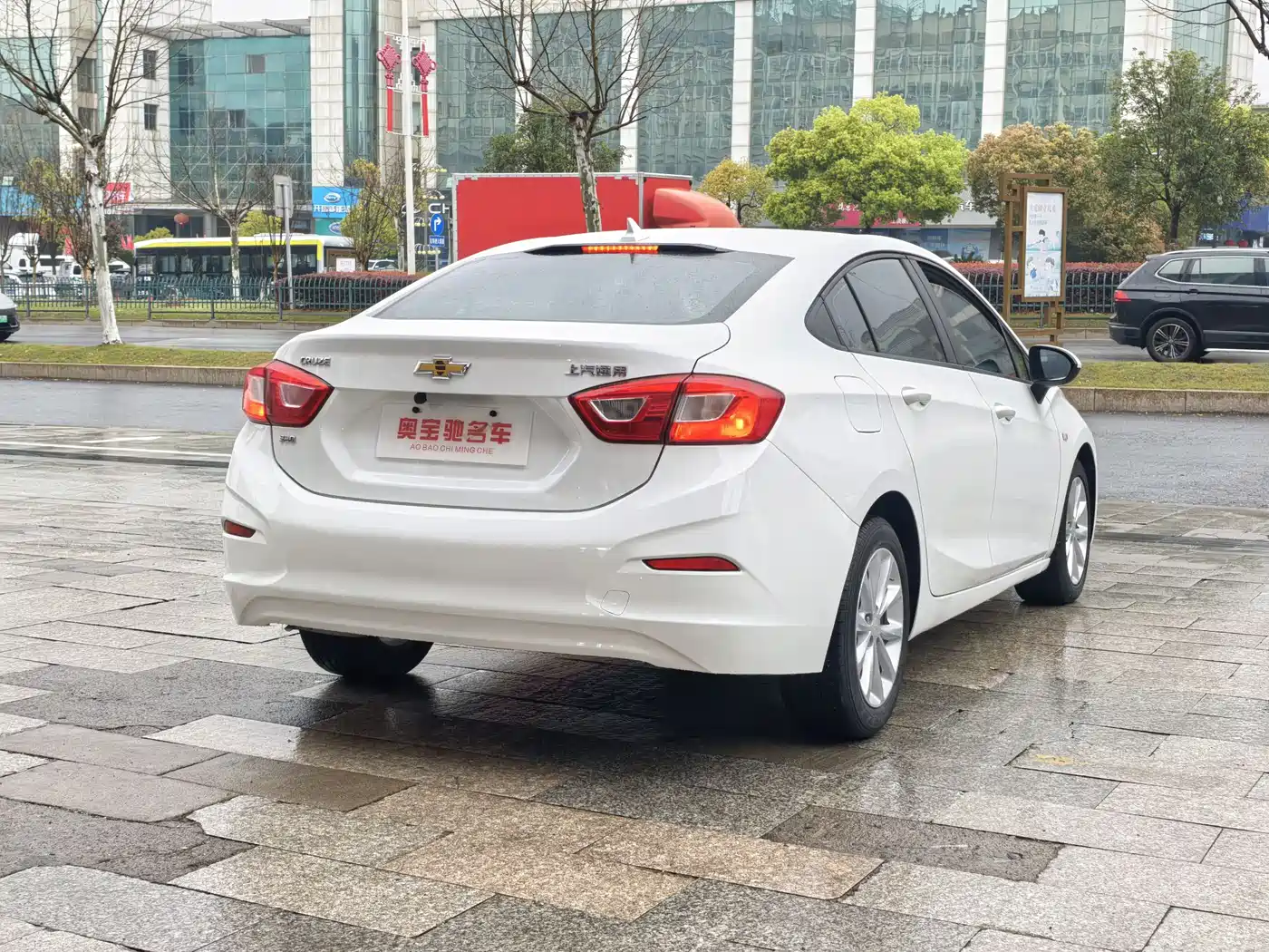 Chevrolet Cruze 2017 1.5L Automatic Pioneer Sunroof фото 4