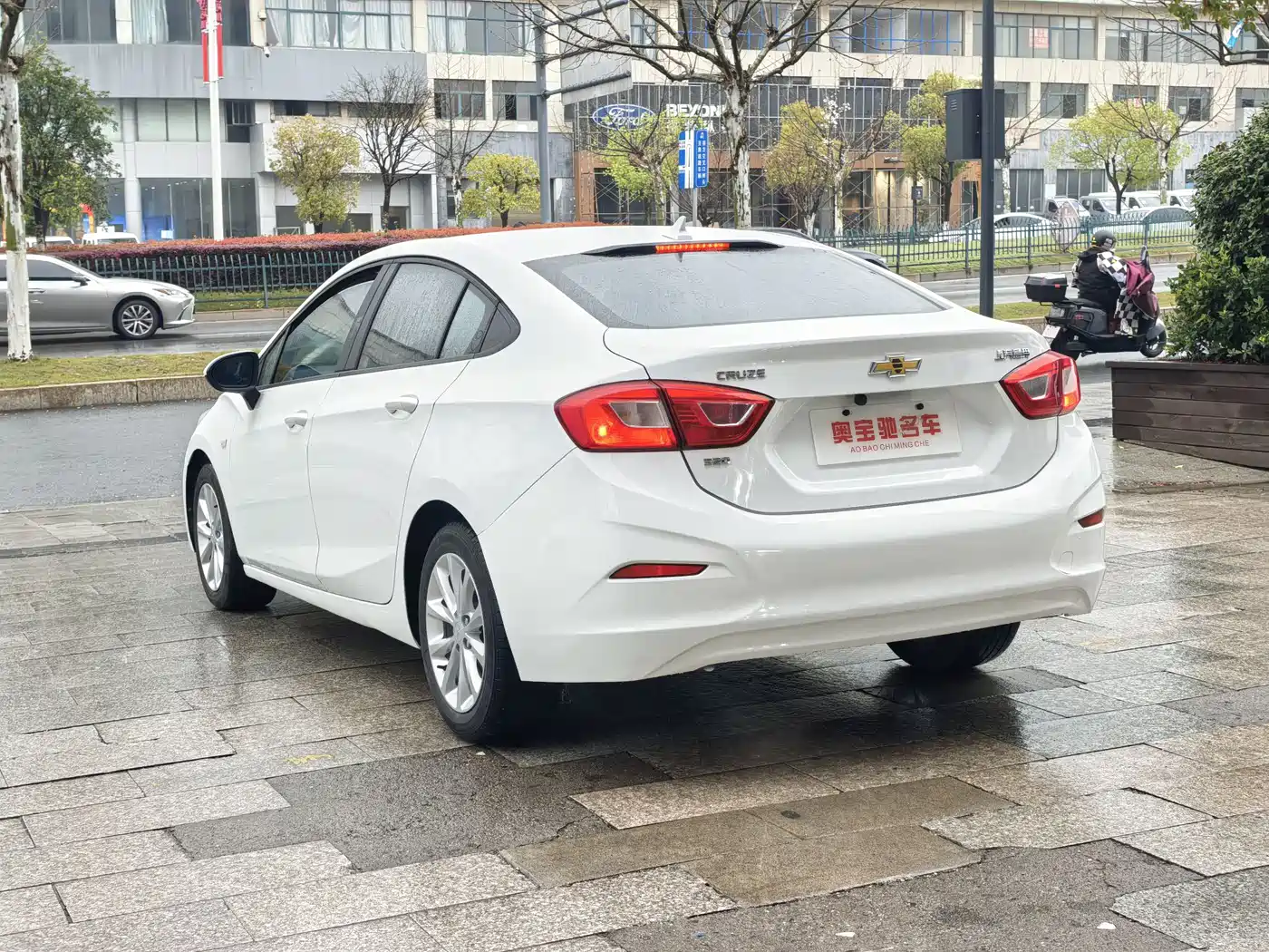 Chevrolet Cruze 2017 1.5L Automatic Pioneer Sunroof фото 6