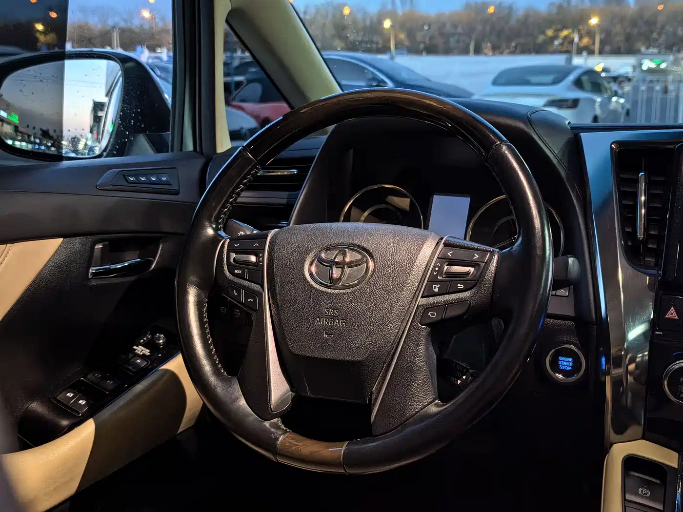 Toyota Alphard 2018 3.5L Luxury фото 9