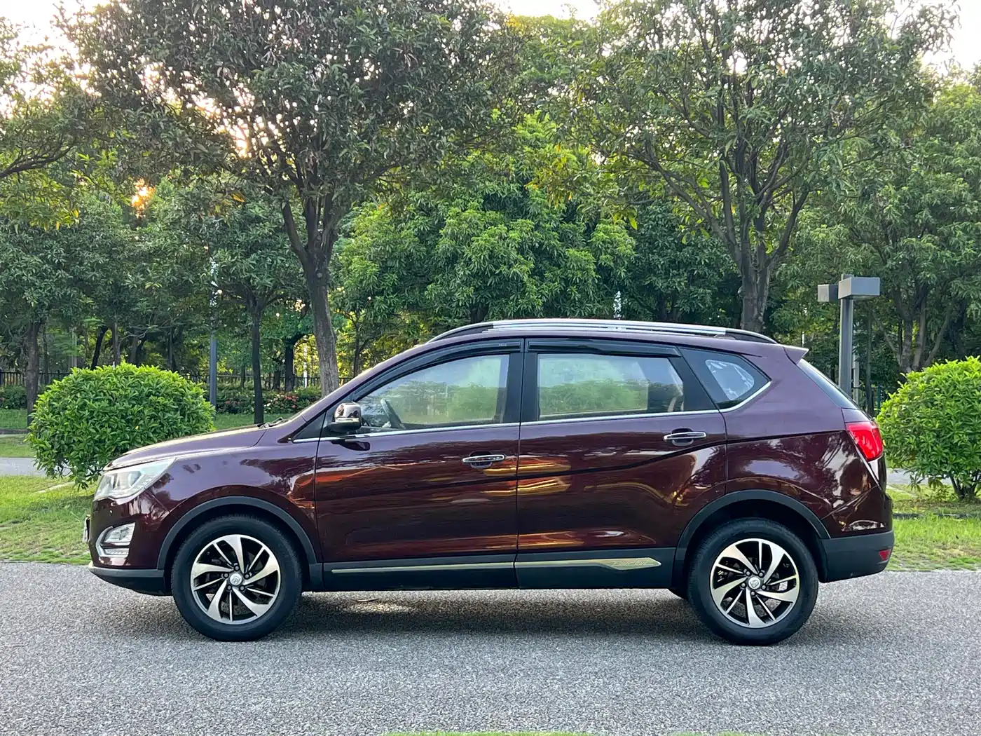 Фото 4 - Baojun 560