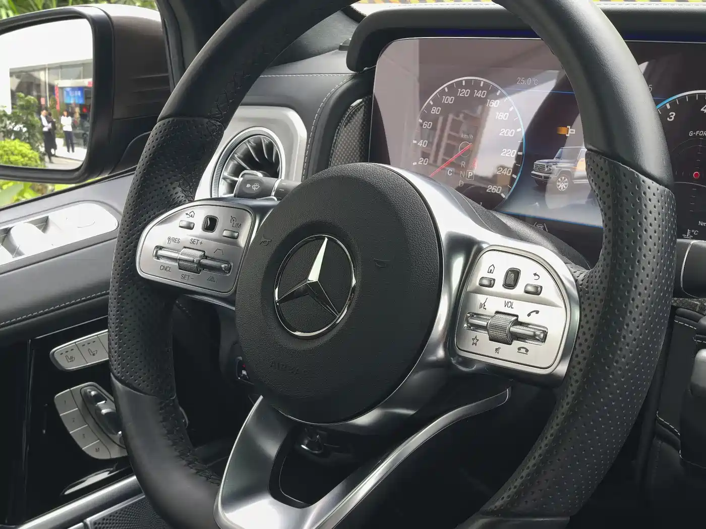 Mercedes-Benz G-Class 2024 G 500 фото 10