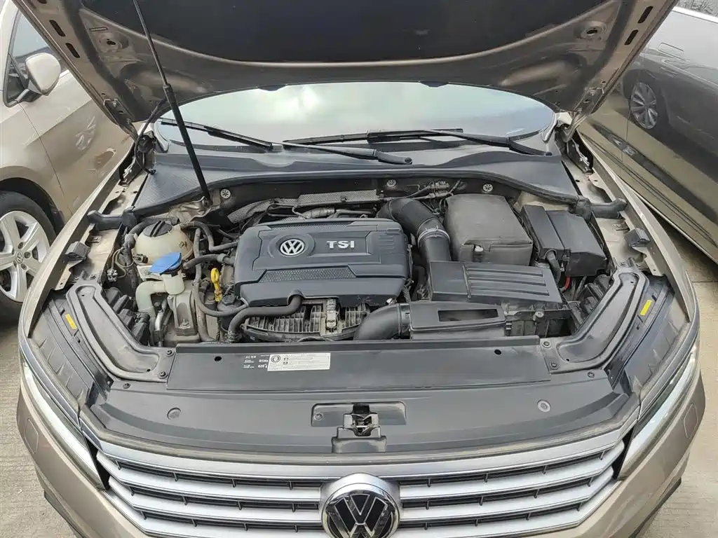 Volkswagen Passat 2016 330TSI DSG Executive Edition фото 16