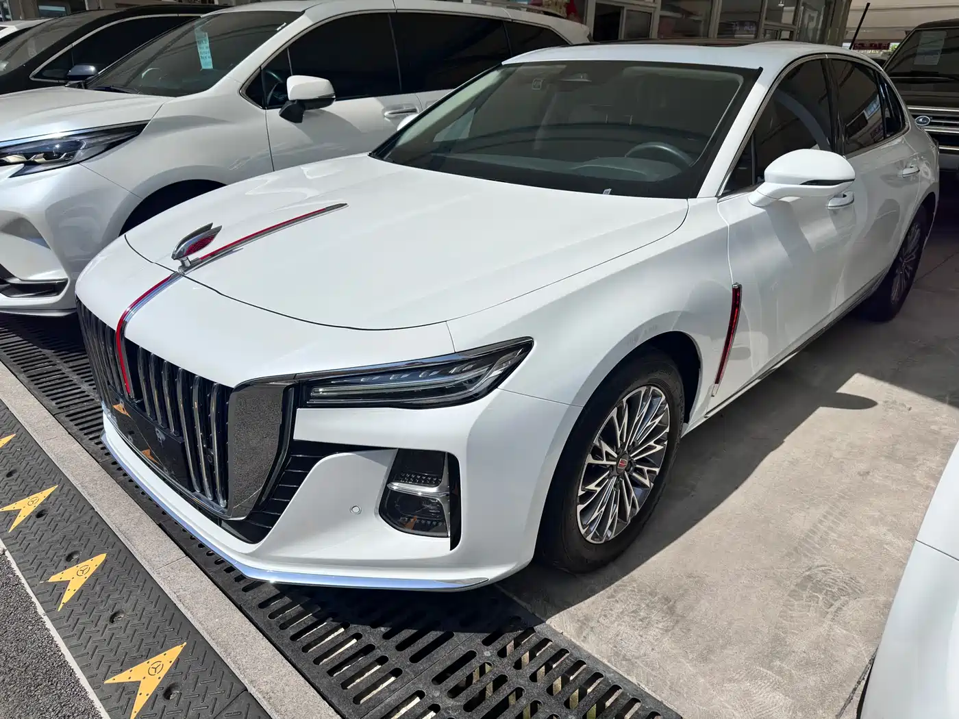 Hongqi H5 2023 2.0T Auto Smart Connect Flag Enjoy