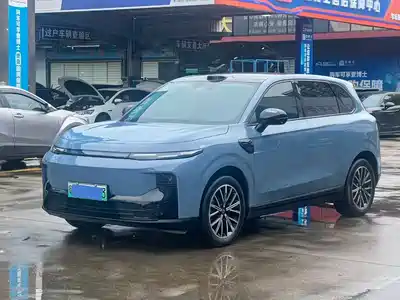 Leapmotor B10