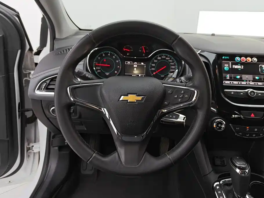 صورة 15 - Chevrolet Cruze