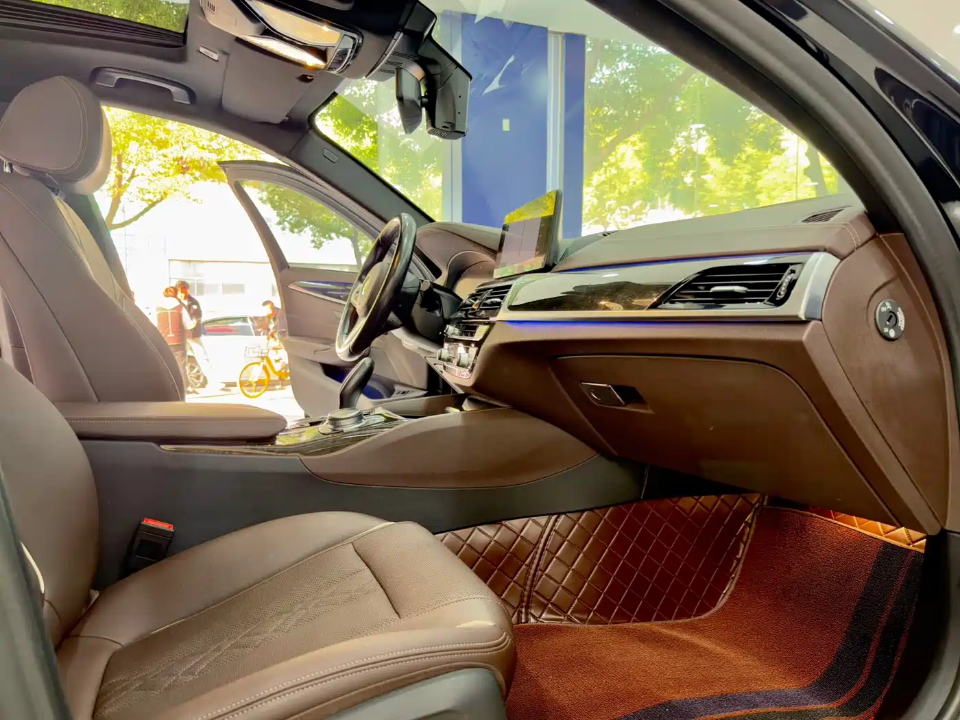 BMW 5 Series 2022 525Li M Sport Package фото 12