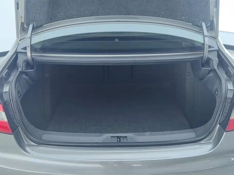 Škoda Superb 2009 1.8TSI Automatic Elegance фото 4