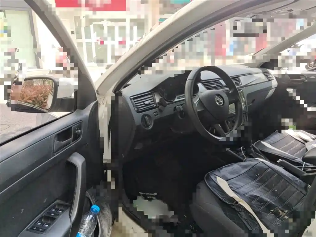 Škoda Rapid 2020 1.5L Auto Standard фото 14