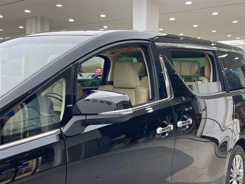 Toyota Alphard 2023 Dual Hybrid 2.5L Ultimate Gold Edition фото 7