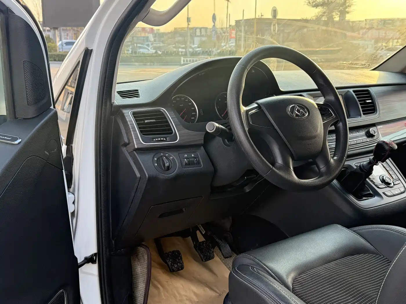 SAIC Maxus Maxus G10 2019 PLUS 1.9T Manual Smart Edition Diesel China V фото 5