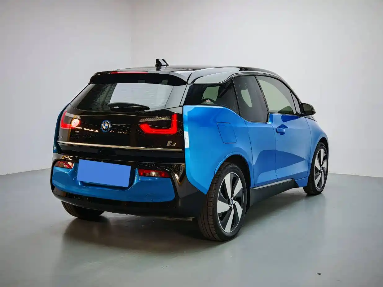 BMW I3