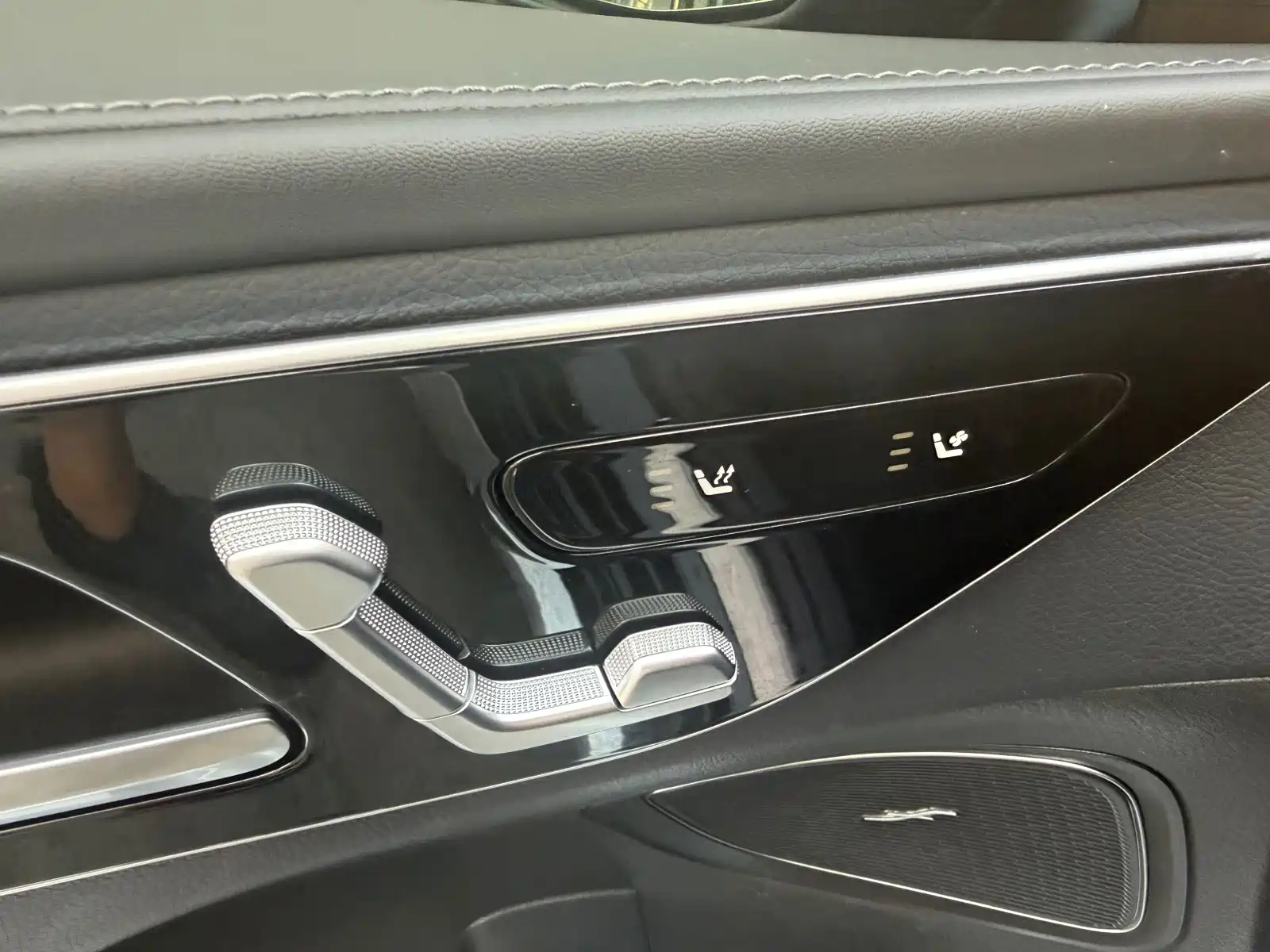 Фото 5 - Mercedes-Benz C-Class