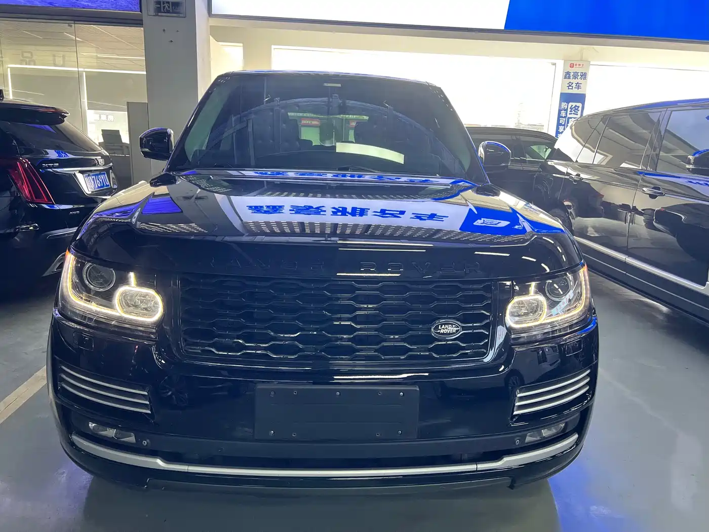 Land Rover Range Rover 2014 3.0 TDV6 Vogue SE фото 2