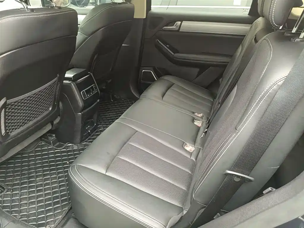 BYD Tang 2018 2.0T Automatic Smart Connection Honor Edition 7-Seater China V фото 16