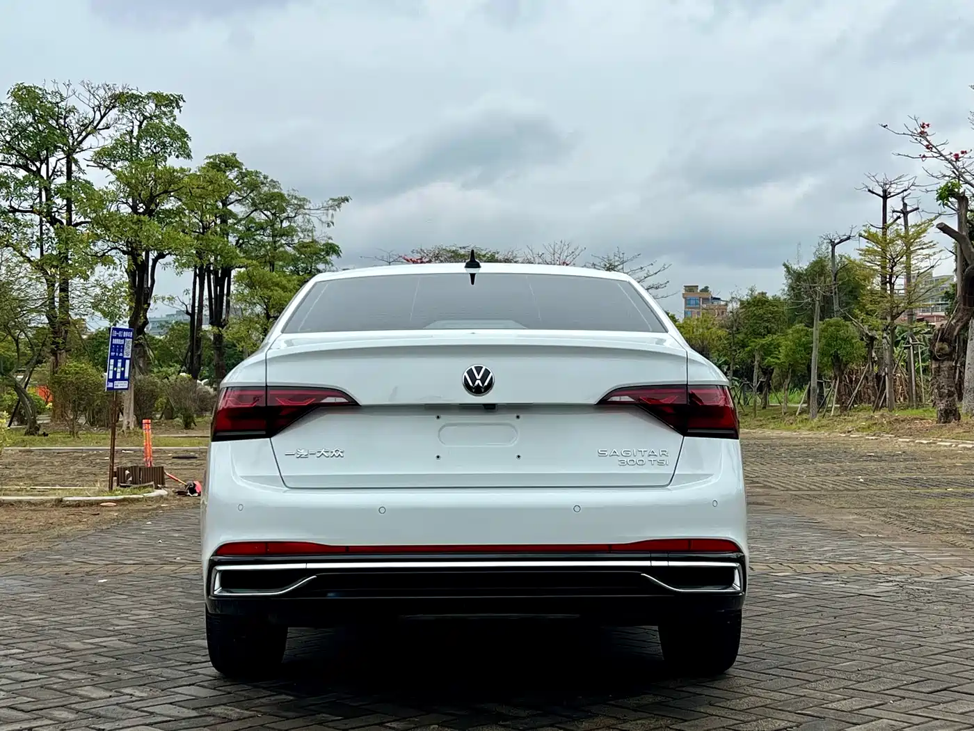 Volkswagen Sagitar 2023 300TSI DSG Surpassing Edition фото 6