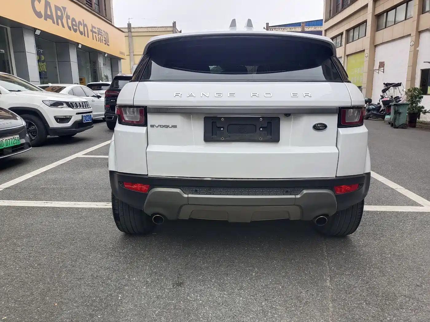 Land Rover Range Rover Evoque 2017 2.0T SE Smart Shine Edition фото 4