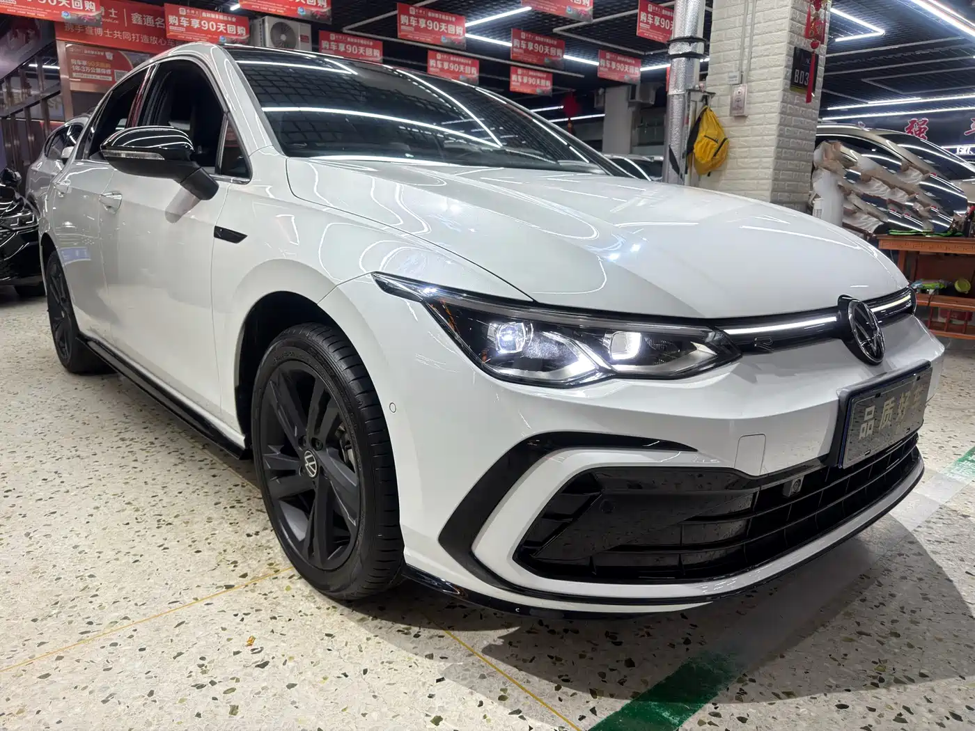  Volkswagen Golf 2023 Facelift 280TSI DSG R-Line Lite 3