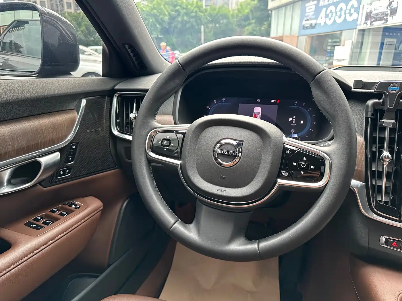 VOLVO V90