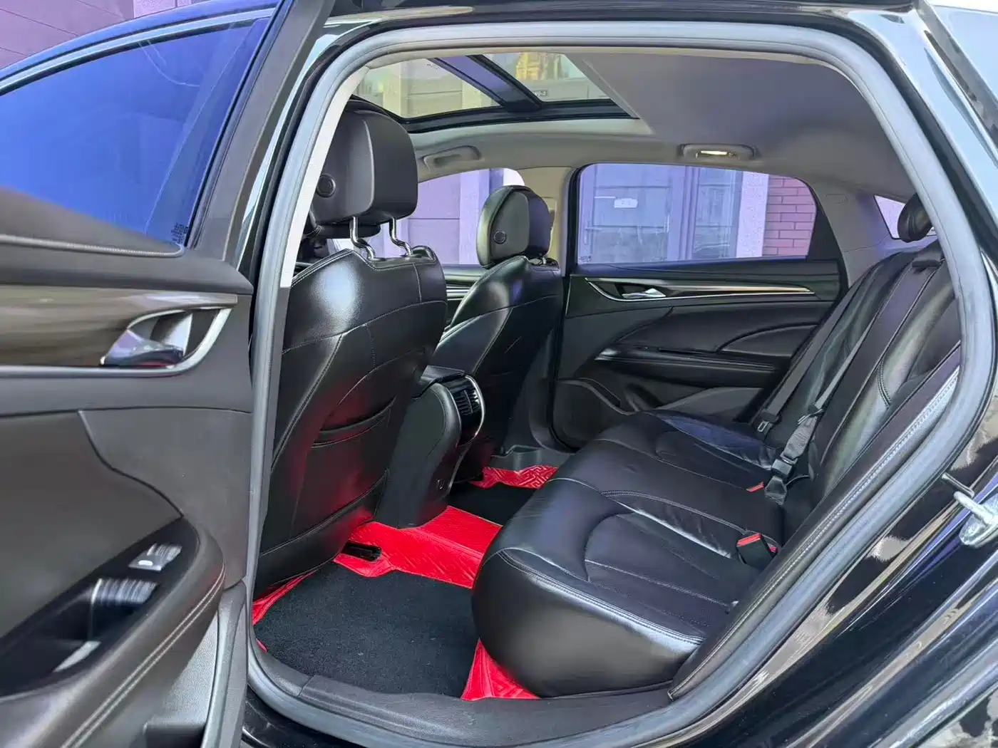 Buick LaCrosse 2018 Model 20T Elite Edition фото 4