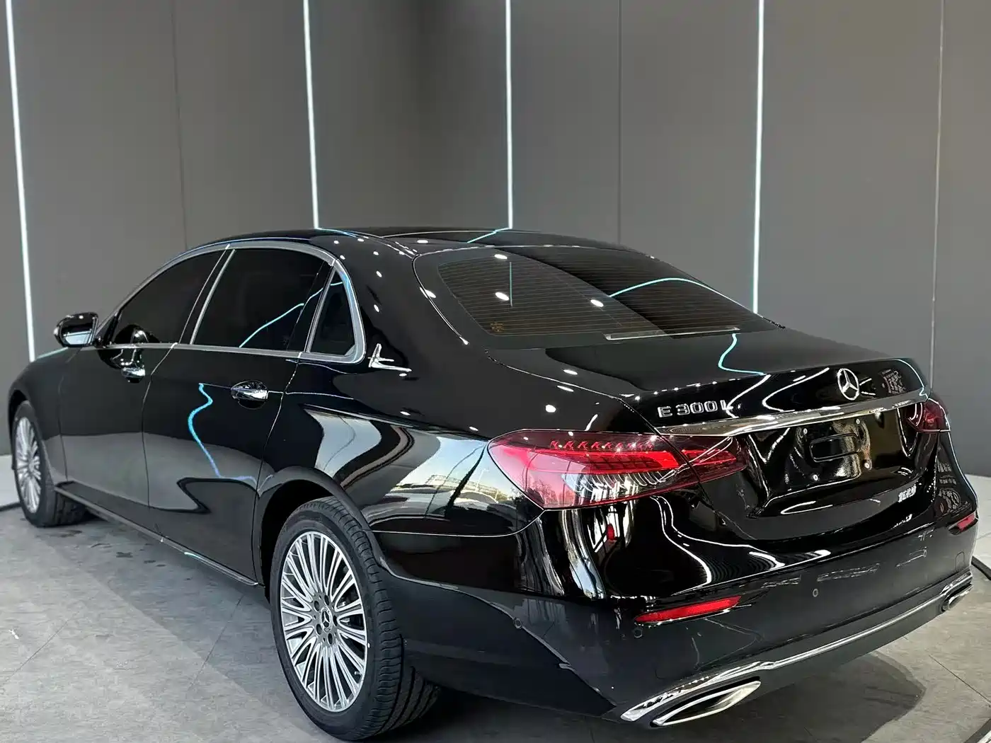 Mercedes-Benz E-Class 2023 E 300 L Fashion фото 8
