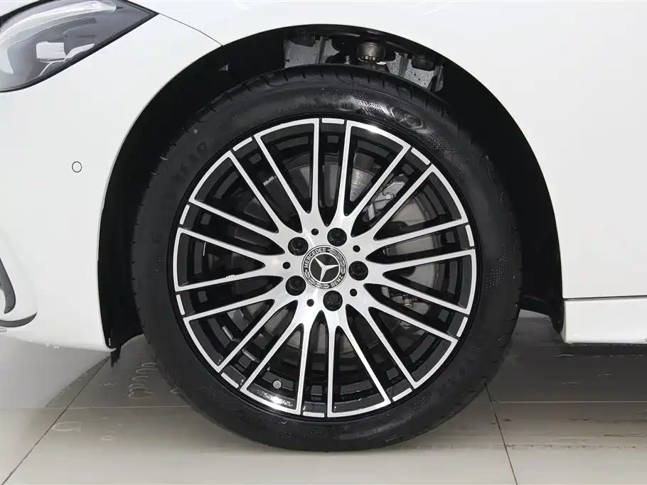 Mercedes-Benz C-Class 2024 Second Facelift C 260 L Sport фото 12