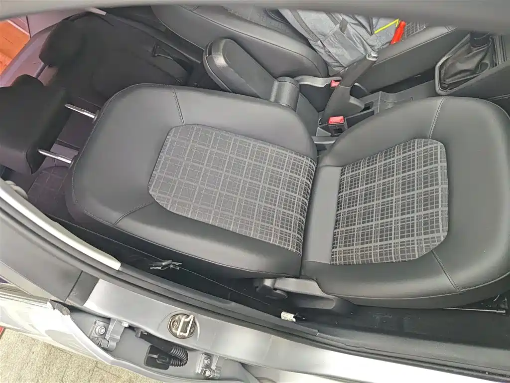 Volkswagen Jetta 2017 1.5L Automatic Comfort фото 16