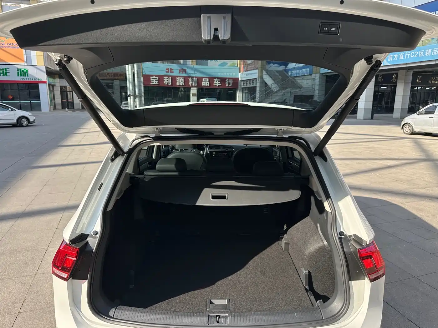 Volkswagen Tiguan L 2019 330TSI Automatic 2WD Smart Luxury Edition China VI фото 6