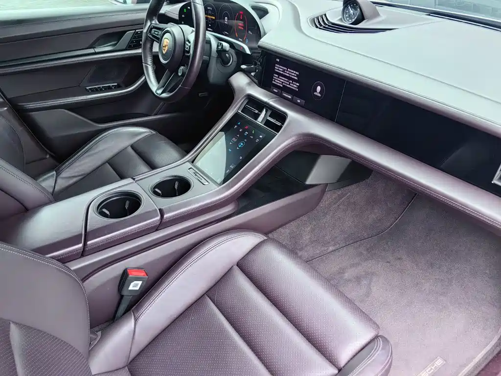 Porsche Taycan 2021 2020 Taycan
