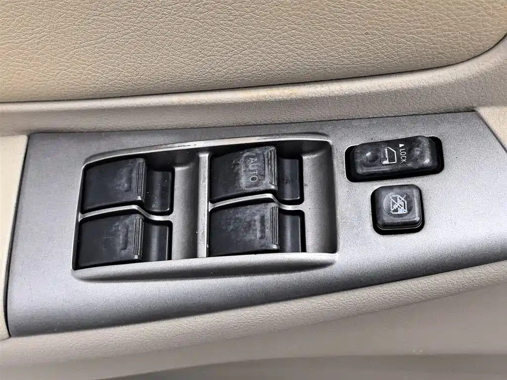 Toyota Corolla 2013 1.6L Automatic Excellence Edition фото 9