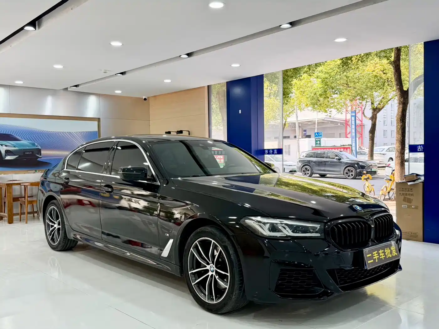 BMW 5 Series 2022 525Li M Sport Package фото 3