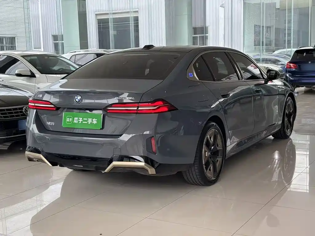 BMW i5 2024 2024 eDrive 35L Premium Model M Sport Package