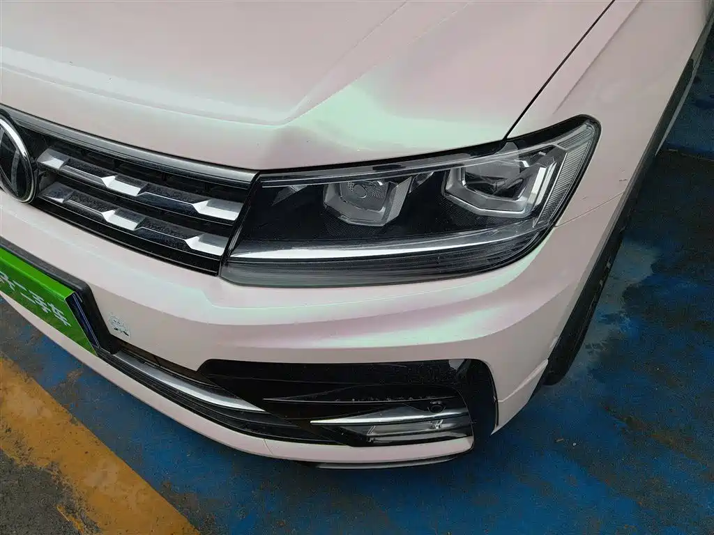 Volkswagen Tiguan L 2021 330TSI Automatic 2WD R-Line Premium фото 24