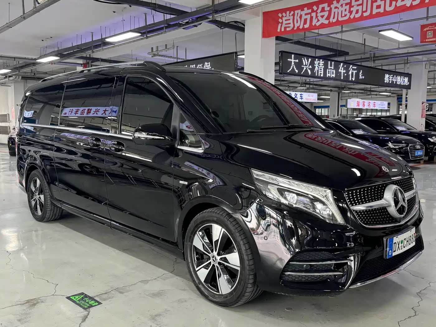 Mercedes-Benz V-Class 2020 Model V 260 L Long Wheelbase Luxury фото 3