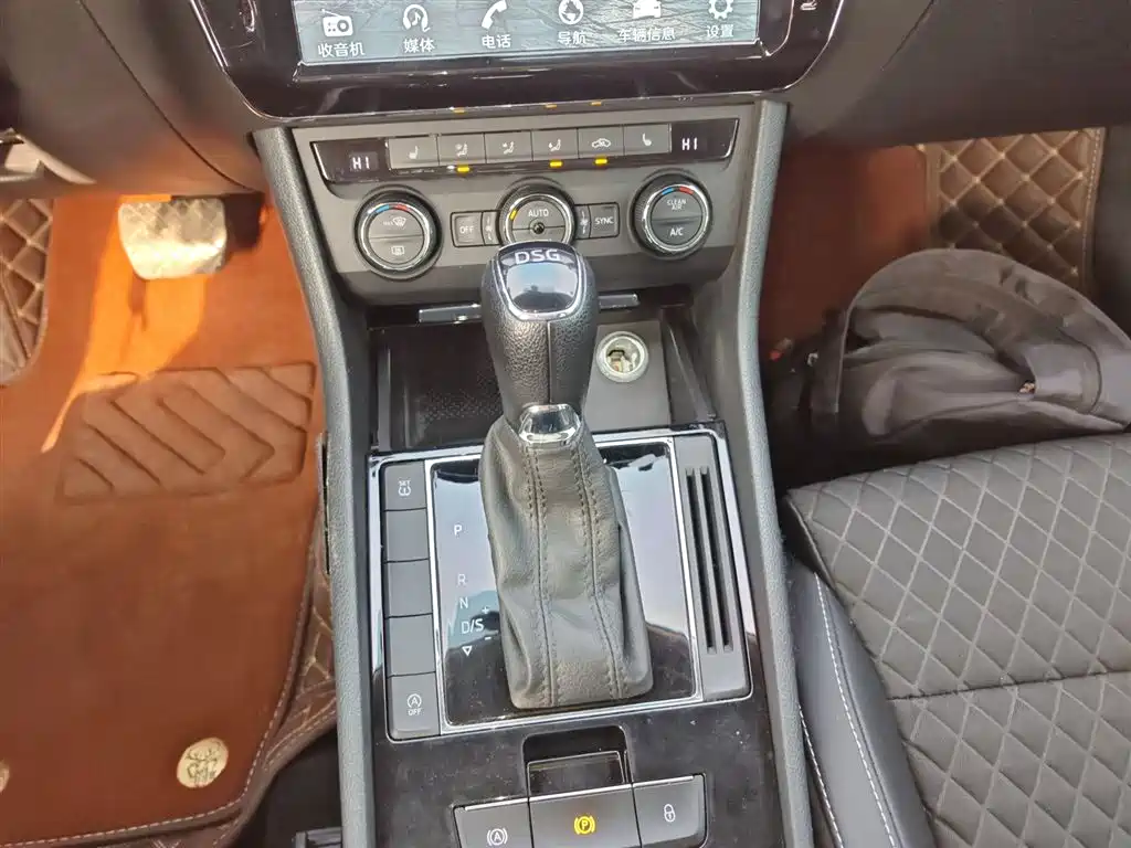 Škoda Superb 2018 TSI330 DSG Comfort Edition China V фото 14