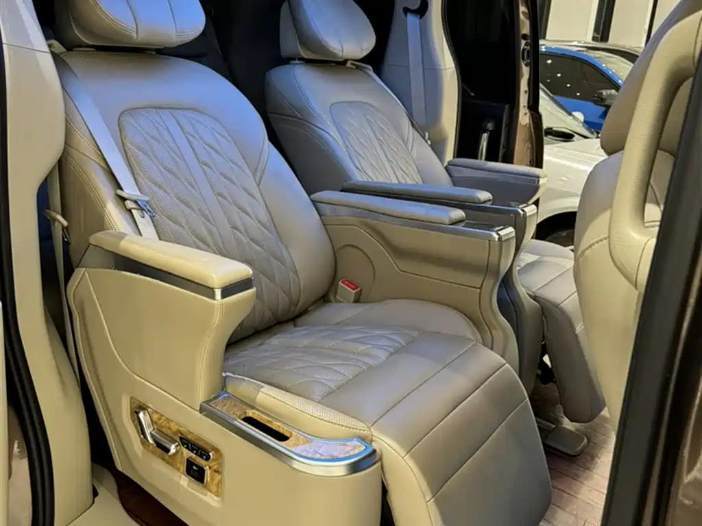 Buick GL8 2018 28T Luxury Model China VI фото 2