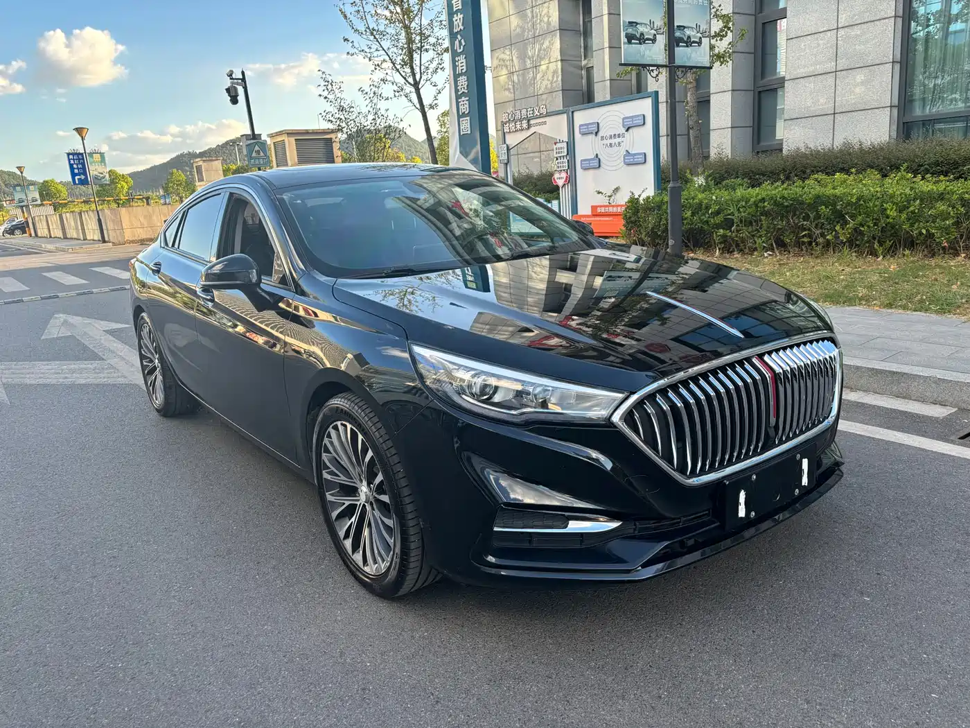 Hongqi H5 2022 Classic 1.5T DCT Flag Rhythm Edition фото 3