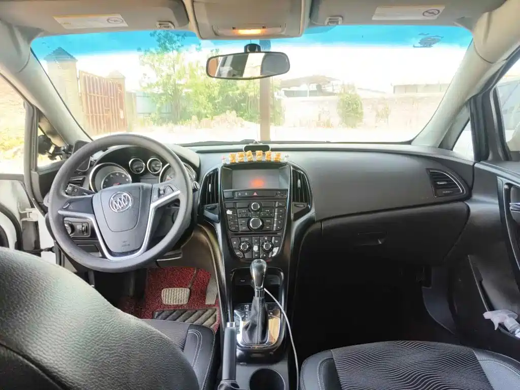 Фото 10 - Buick Excelle