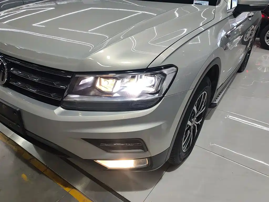 Volkswagen Tiguan L 2018 330TSI Automatic 2WD Luxury Edition фото 24