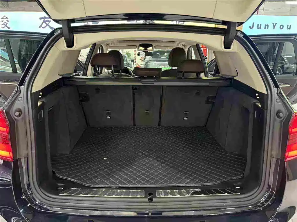 Фото 17 - BMW iX3