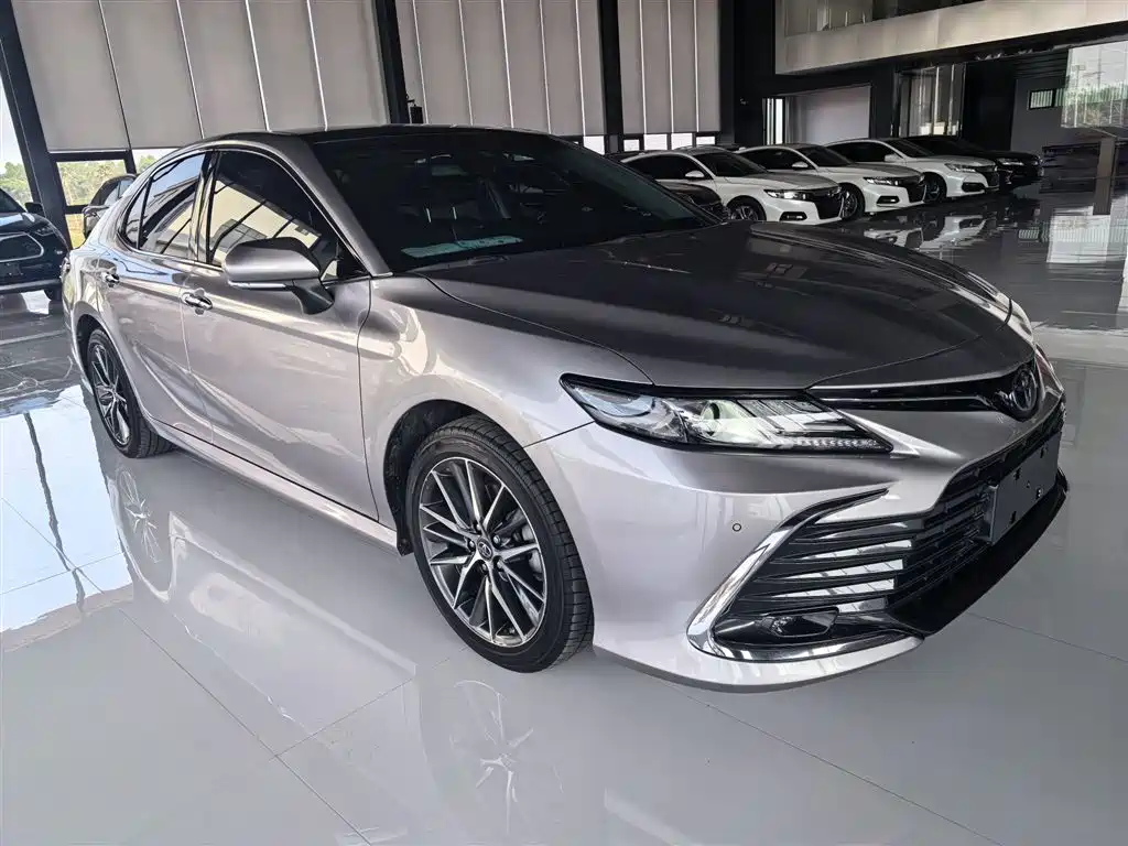 Toyota Camry 2021 2.5G Luxury Edition фото 10