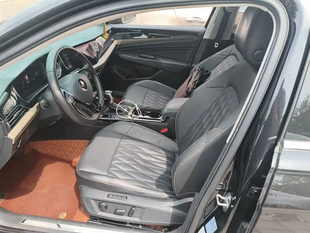 Volkswagen Passat 2021 Model 330TSI Luxury Edition фото 8