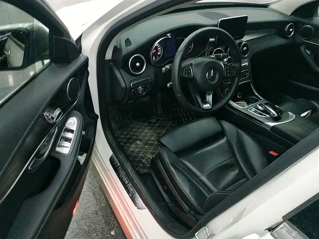 Mercedes-Benz C-Class 2017 C 180 L Sport фото 15